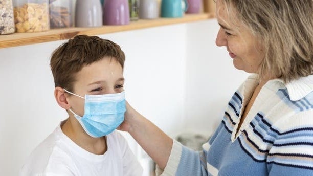 Imagem de Covid-19: Ano letivo arranca com uso obrigatório de máscara a partir do 1.º ciclo na Madeira