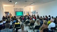 Imagem de Dezassete escolas da Região reconhecidas com selo excelência no «Educamedia» (vídeo)