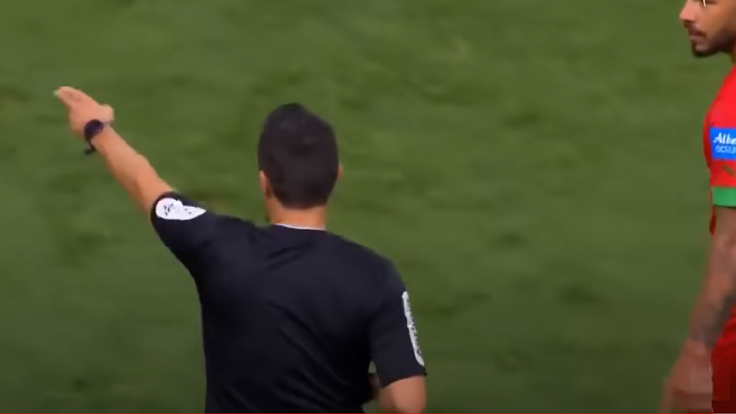 Imagem de Árbitros de futebol vão poder continuar em atividade até aos 50 anos