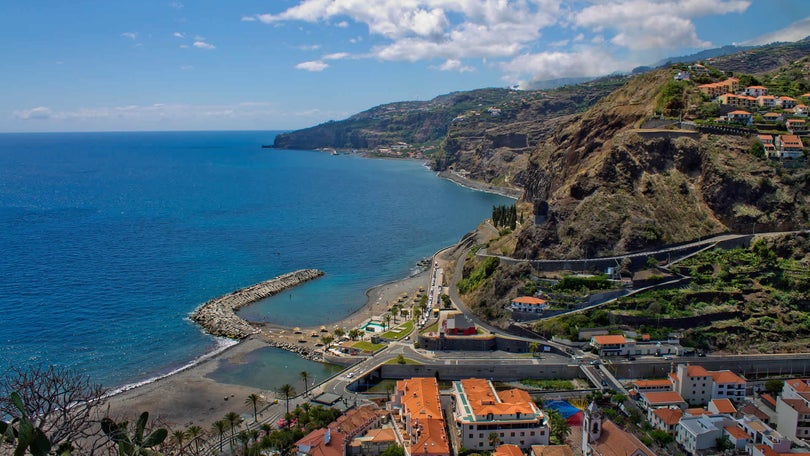 Governo vai recuperar pavilhão da Escola da Ribeira Brava