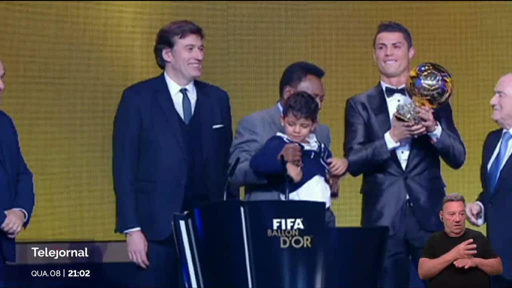 Ronaldo é o primeiro jogador bilionário
