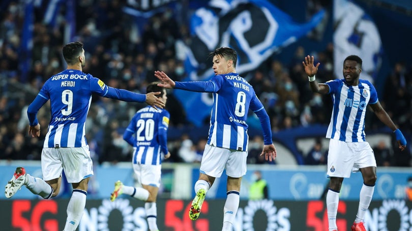 FC Porto consegue reviravolta no Estoril