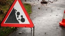 Imagem de Derrocada encerra estrada entre São Vicente e Porto Moniz