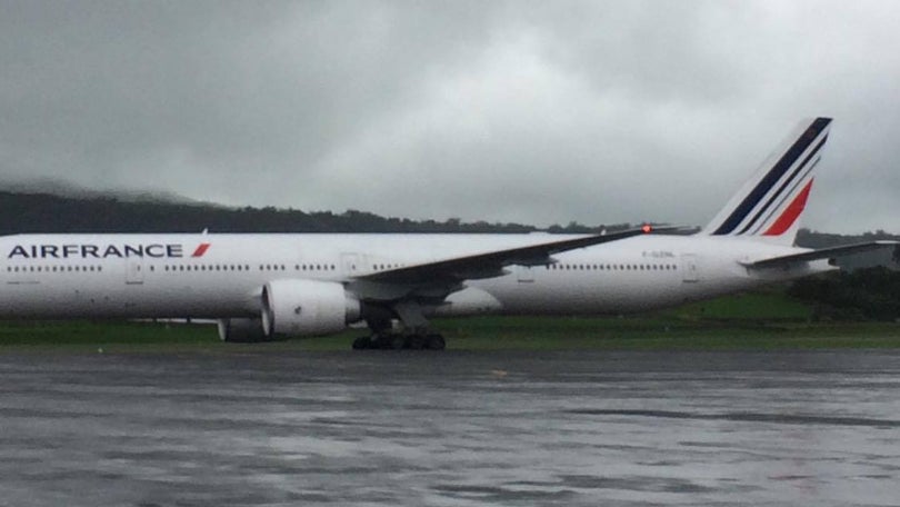 Imagem de Aviões obrigados a aterrar nas Lajes devido a indisposição de passageiros