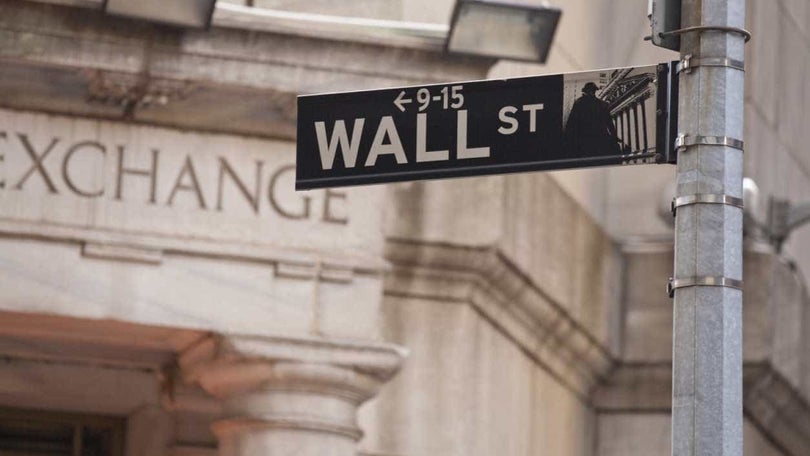 Wall Street segue em baixa atenta à economia chinesa