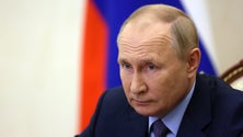 Imagem de Titulares de cargos públicos russos acusam Putin de traição por invasão
