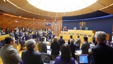 Imagem de Deputados dos parlamentos dos Açores e Madeira sem subsídios para viagens