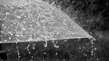 Imagem de Chuva, vento e descida de temperatura