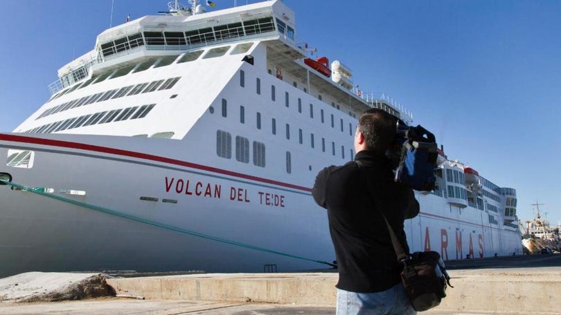 Navio da Naviera Armas assegura viagens entre a Madeira e o Continente