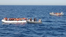 Imagem de Migrantes que desembarcaram em Faro vão ser transferidos para a prisão do Linhó