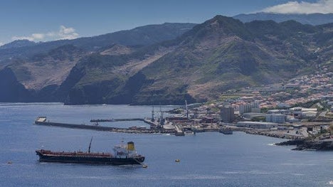 Imagem de Operação de atracagem do navio de carga Erika no Caniçal foi complexa