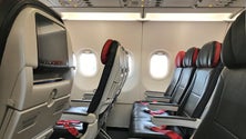 Imagem de Avião evacuado no aeroporto de Lisboa por ameaça de bomba