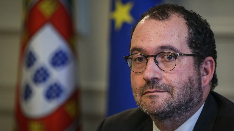 Imagem de Ministro da Educação disponível para trabalhar outras matérias após concluído recrutamento