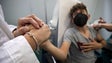 Imagem de Pediatras divididos sobre vantagens de vacinar crianças