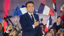 Imagem de Emmanuel Macron «fragilizado» na vitória pode perder maioria nas legislativas