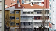 Imagem de Prestação da casa paga ao banco desce ligeiramente este mês