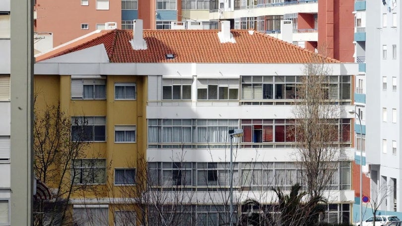 Imagem de Prestação da casa paga ao banco desce ligeiramente este mês
