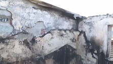 Imagem de Incêndio deixa família sem casa (Vídeo)