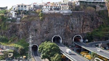Imagem de Prolongamento do corte de trânsito na Via Rápida 1 entre o Nó 12 (Pestana Júnior) e o Nó 10 (Santo António)