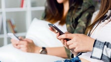 Imagem de Especialistas alertam para os perigos a que estão expostos os jovens na internet
