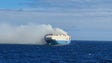 Incêndio em navio ao largo dos Açores estável