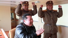 Imagem de Coreia do Norte revela imagens do seu teste balístico de uma forma caricata (vídeo)