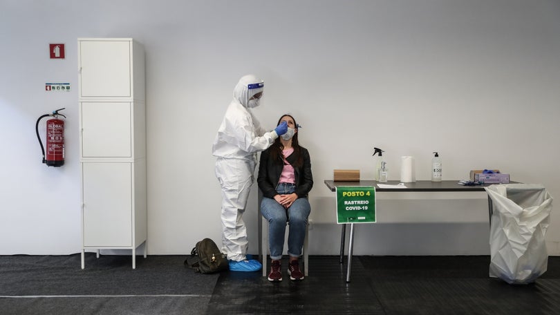 Imagem de Universidade Nova testa cerca de mil pessoas