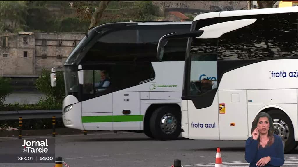 Operadores de autocarros turísticos contestam regras da Câmara do Porto