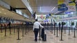 Imagem de Reino Unido vai levantar quarentena obrigatória para quem viaja de Portugal -The Guardian