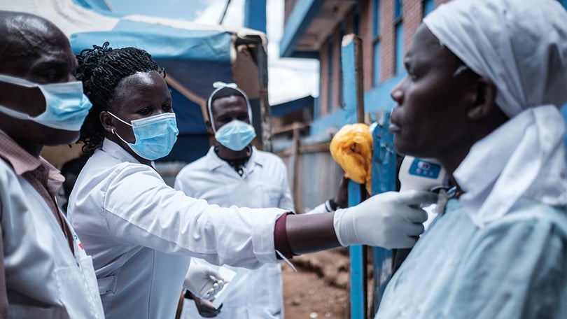 Imagem de Covid-19: Número de mortos em África sobe para 2.556 em mais de 75 mil casos