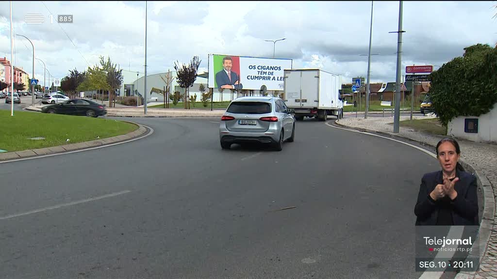 Processo contra Ventura. Comunidade cigana pede retirada de cartazes