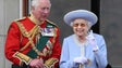 Rainha Isabel II voltou à varanda 70 anos depois