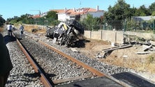 Imagem de Colisão entre comboio e veículo ligeiro provoca um morto em Leiria