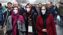 Imagem de Covid-19: Irão supera os 15 mil mortos e vê contágios e hospitalizações a subir