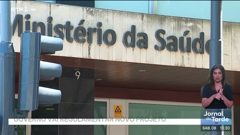 Relatório sobre vigilância da gravidez de baixo risco concluído