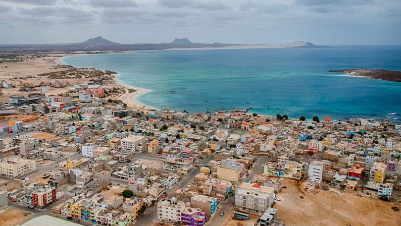 Imagem de Piroga que deu à costa esteve 34 dias à deriva