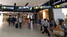 Imagem de Metade das entradas de imigrantes em Portugal são regressos
