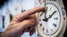 Imagem de Relógios avançam uma hora este domingo