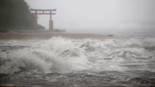 Imagem de Tufão leva a evacuação de 4 milhões de pessoas no Japão