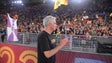 Imagem de Mourinho busca quinto título e pode erguer terceiro troféu europeu diferente
