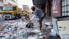 Imagem de África do Sul: Presidência garante estar em curso regresso à «normalidade»