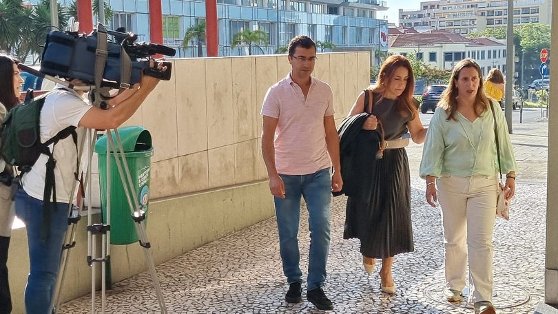 Imagem de Julgamento do caso da queda da árvore adiado pela 5.ª vez por causa da greve