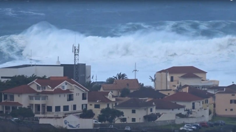 Imagem de Céu muito nublado, com aguaceiros