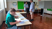 Imagem de Eleitores da freguesia do Seixal não faltam ao voto (áudio)
