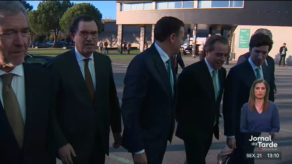 Imagem de Greve geral. Montenegro recebe UGT em São Bento na quarta-feira