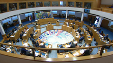 Imagem de Luís Garcia pede a deputados para deixarem questões pessoais fora do parlamento (Vídeo)