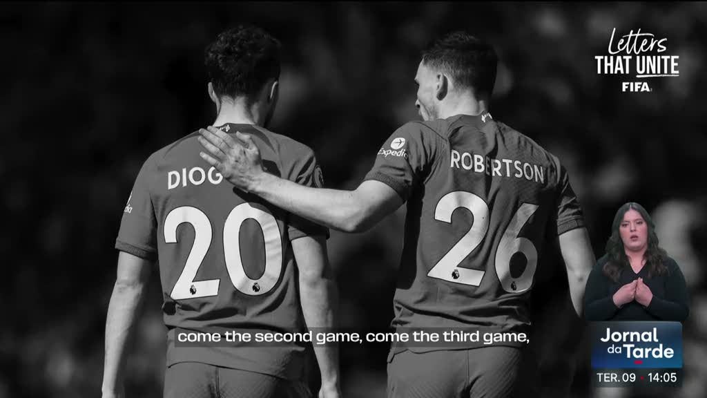 Andy Robertson emocionado com carta de esposa de D