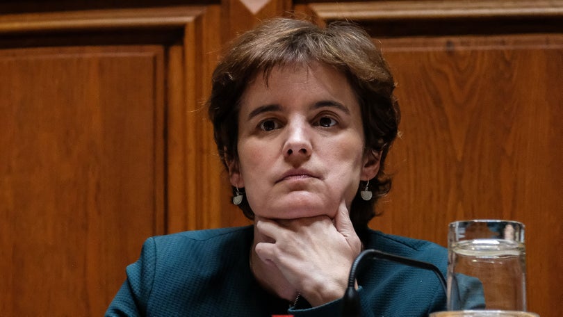 Imagem de Ministra admite avaliar as regras do teletrabalho em vigor