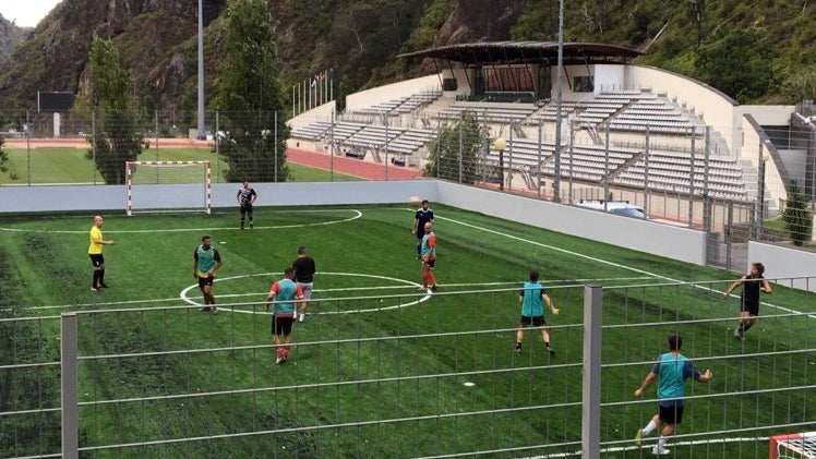 Imagem de Centro Desportivo da Madeira reabre campo de futebol de cinco