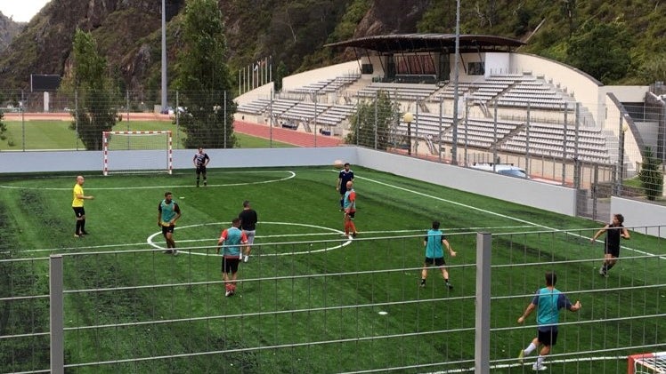 Centro Desportivo da Madeira reabre campo de futebol de cinco
